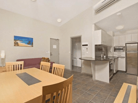 Lennox Point Holiday Apartments - Accommodation Asia 3