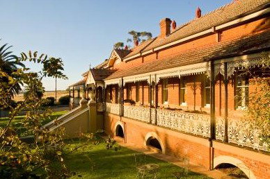 Wellington NSW Accommodation China