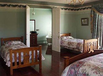 Barcaldine House - Accommodation Guide 4