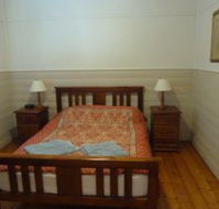 About Town Cottages - Yellow Gum Cottage