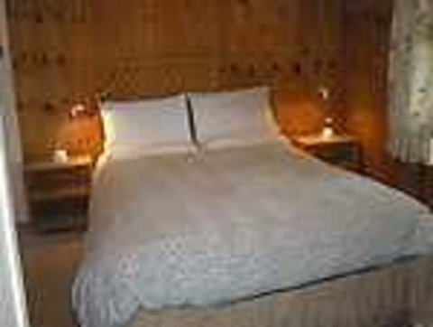 Fairview Farm Cottages - Accommodation Asia 0