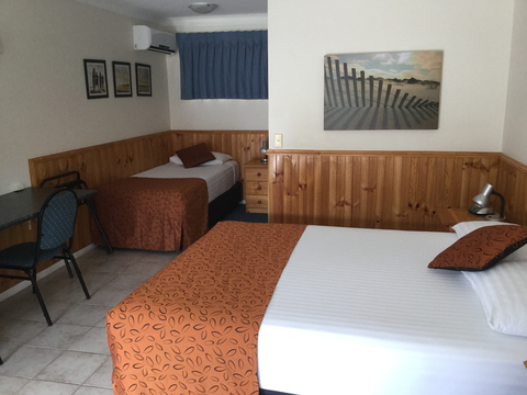 Sundowner Twin Towns Motel - Accommodation China 4