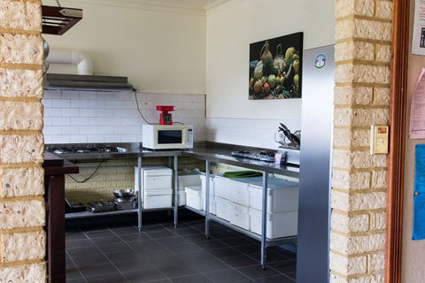 Augusta - Cape Leeuwin YHA - Accommodation Guide 8