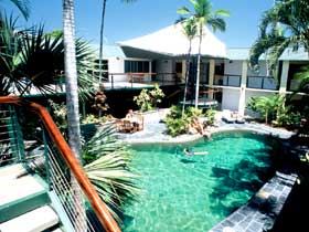 Bay Village Tropical Retreat - Accommodation China 0