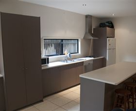 Dolphin Beach House - Accommodation Asia 1