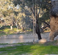 Beds in the Barwon - Accommodation Asia
