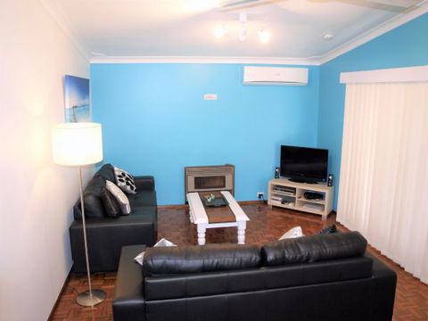 Crystal Waters - Accommodation China 3