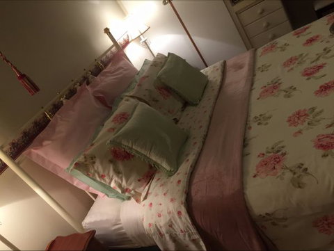 Hillside Cottage - Accommodation Guide 3