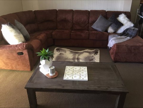 Hillside Cottage - Accommodation Guide 9