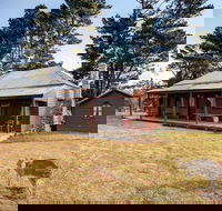 The Pines Cottage - Accommodation Guide
