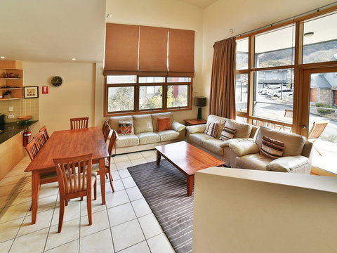 Tomarlin Views 1 - Accommodation Guide 0