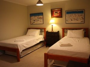 Eelah - Accommodation Guide 0