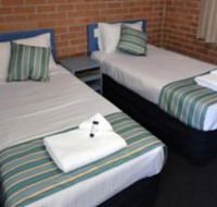 The Oaks Hotel Motel  - Accommodation Guide