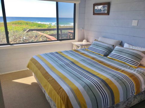 Surfside On Mollymook Beach - Accommodation China 7