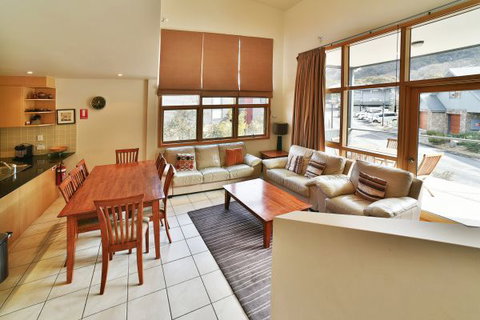 Tomarlin Views 1 - Accommodation Guide 1