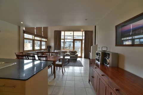 Tomarlin Views 1 - Accommodation Guide 2