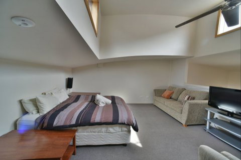 Tomarlin Views 1 - Accommodation Guide 7