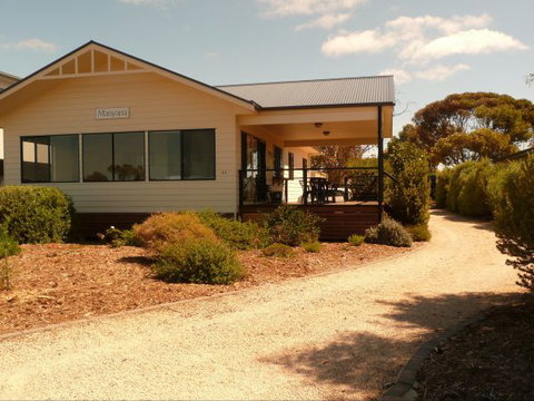 Manyana - Accommodation Asia 0