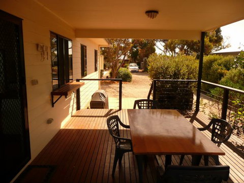 Manyana - Accommodation Asia 3