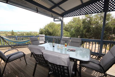 LJ Hooker Goolwa Holiday Rentals - 39 Bradford Road, Goolwa Beach - Accommodation China 1