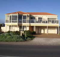 Century 21 SouthCoast Hayman - Accommodation Asia