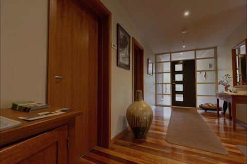 Eugenie's Luxury Accommodation - Accommodation Guide 9