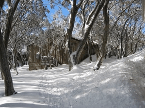 Akla Ski Lodge - Accommodation Guide