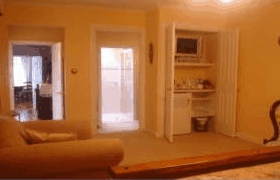 Walton House - Accommodation Asia 3