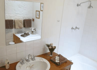 Daisy Bank Cottages - Accommodation Guide 4