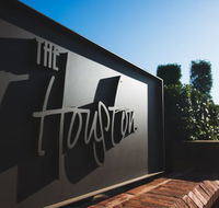 The Houston Wagga - Accommodation China