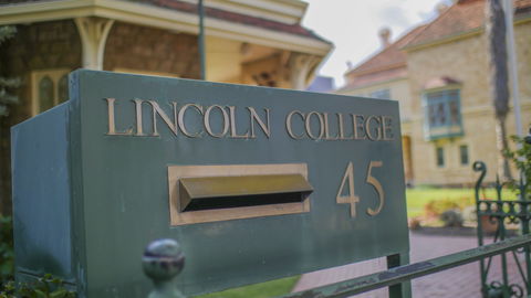 Lincoln College - Accommodation China 0