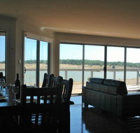 Parrydyse Clayton Bay - Accommodation Guide