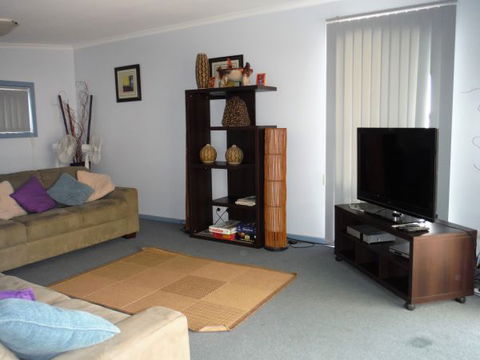 Wallaroo Waves - Accommodation Asia 1