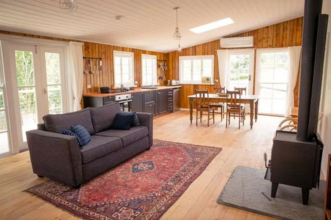 Sandalwood Shearing Shed - Accommodation Asia 8