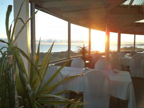 African Reef Resort Hotel - Accommodation Asia 0
