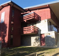 Araluen Lodge - Accommodation Guide