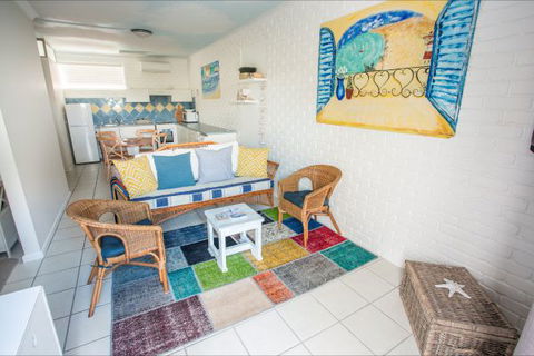 Arlingtons Accommodation - Accommodation Asia 9