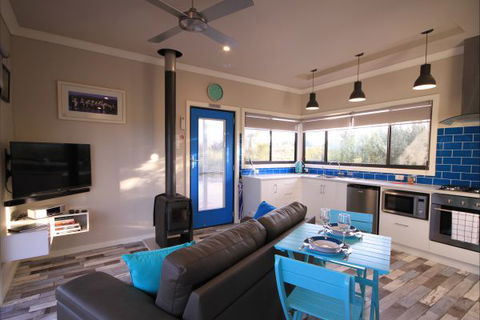 Coorong Cabins - Accommodation Asia 4