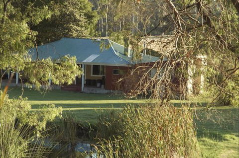 Crystal Springs Homestead - Accommodation Guide 0