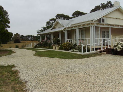 Daisyburn Homestead - Accommodation Guide 2