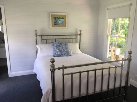 Drayshed Cottage - Accommodation Guide 1