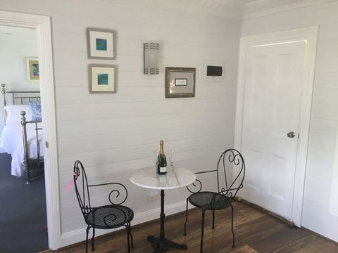 Drayshed Cottage - Accommodation Guide 3