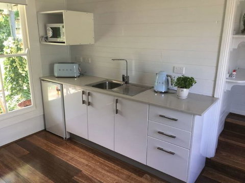 Drayshed Cottage - Accommodation Guide 6