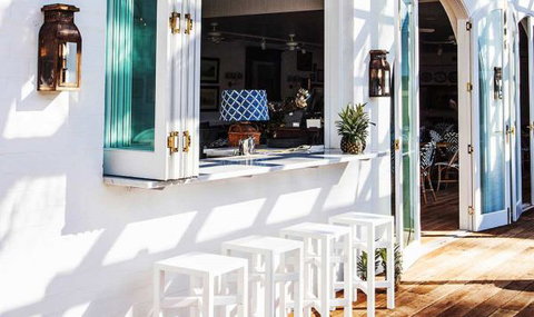 Halcyon House - Accommodation China 1