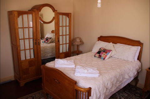 Hotel Corones Charleville - Accommodation Guide 2