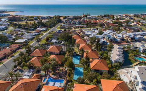 Mandurah Family Resort - Accommodation China 0
