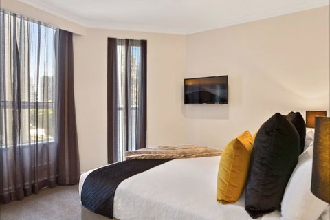 Mantra 2 Bond Street - Accommodation Guide 4
