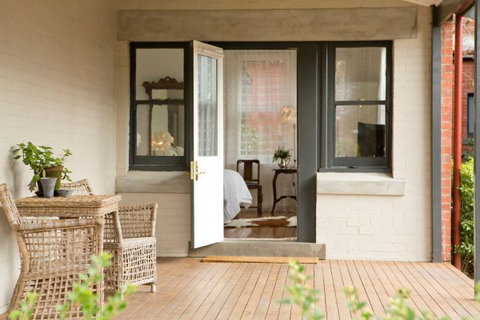 Mollisons - Accommodation Asia 2