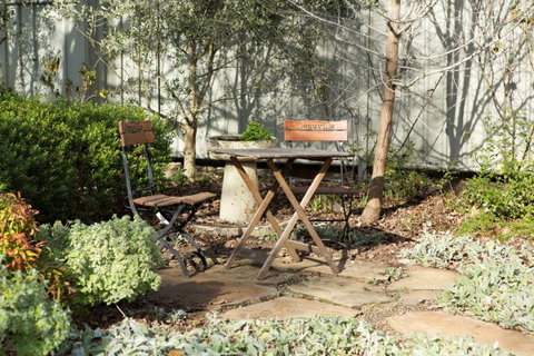 Mollisons - Accommodation Asia 8