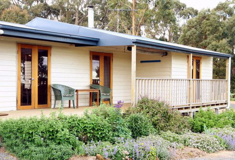 Oakhill Cottage - Accommodation Guide 0
